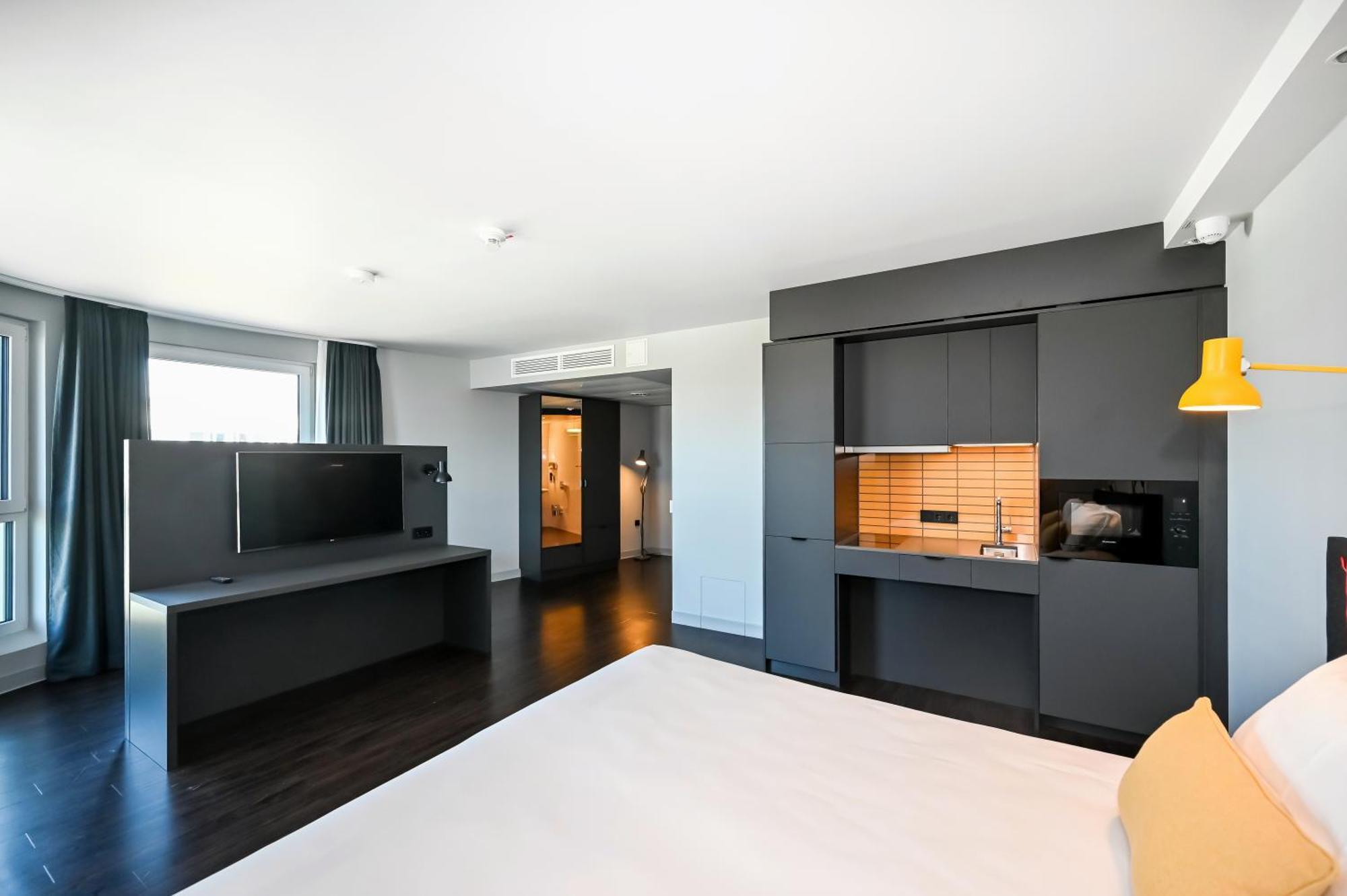 Staycity Aparthotels Heidelberg Exterior photo